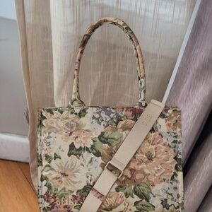 BÉIS Book Tote - Tapestry print Limited Edition Sold Out - NWT
